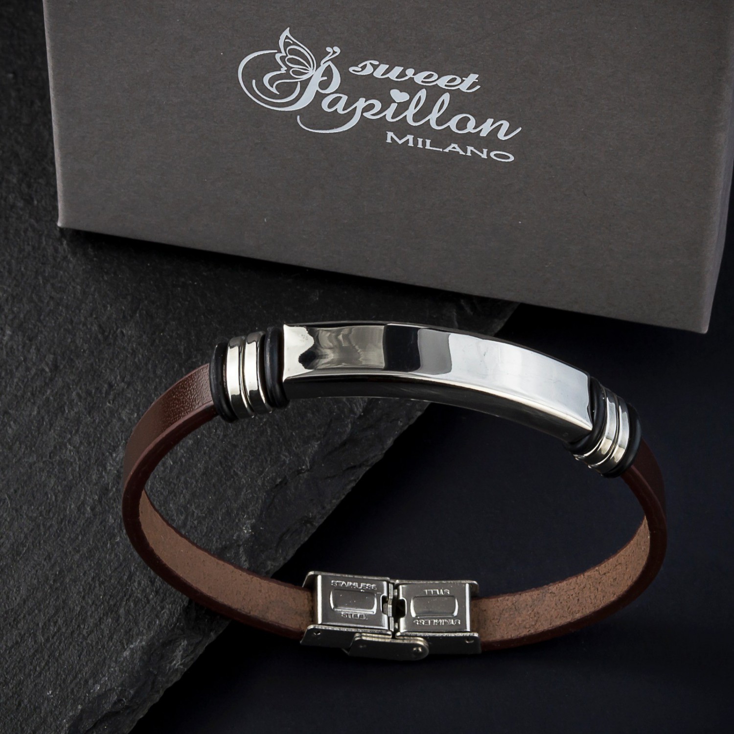 Bracciale in cuoio nero Bracciale in cuoio nero