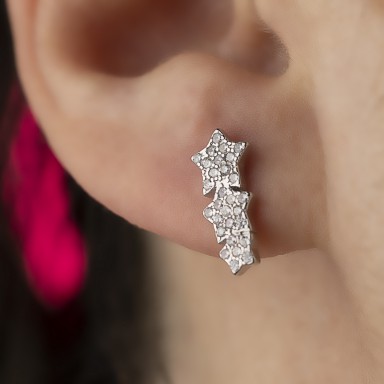 Star earring in a row with white zircons in rhodium-plated 925 silver