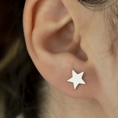 Single star earring in 925 silver