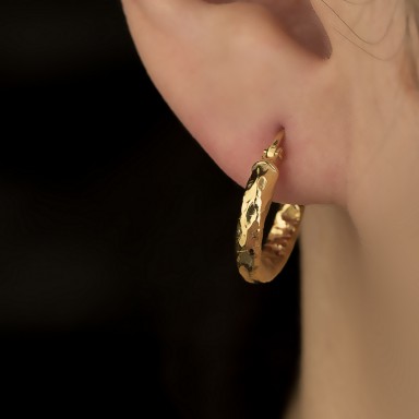 Pair of hoop earrings in 925 silver gold plated hammered 1.6 cm