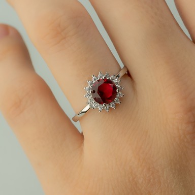 Adjustable round ring in 925 silver with red stone