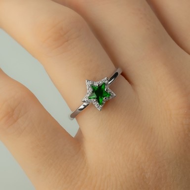 Adjustable green star ring in 925 rhodium silver
