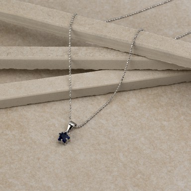 Girocollo stella in argento 925 rodiato con zircone nero