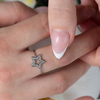 Adjustable star ring