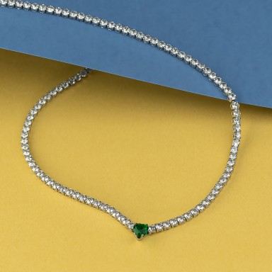 Girocollo in acciaio inox con zircone verde piccolo a forma di cuore