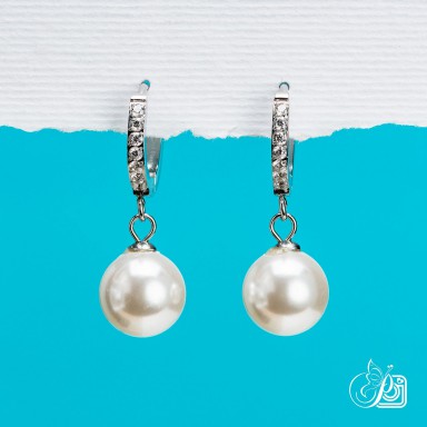 Coppia di orecchini cerchietto con perla pendente in acciaio inox