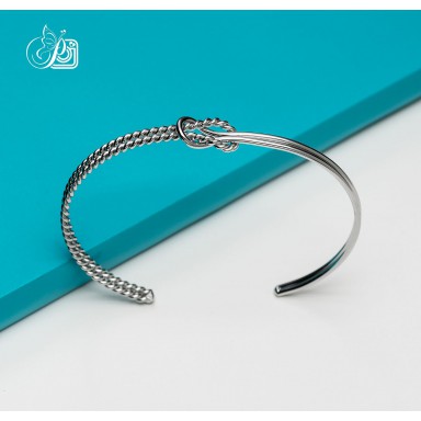 Stainless steel knot bracelet