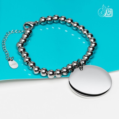 Custom bead bracelet with round pendant