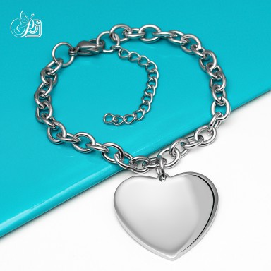 Bracciale con catena e con cuore pendente